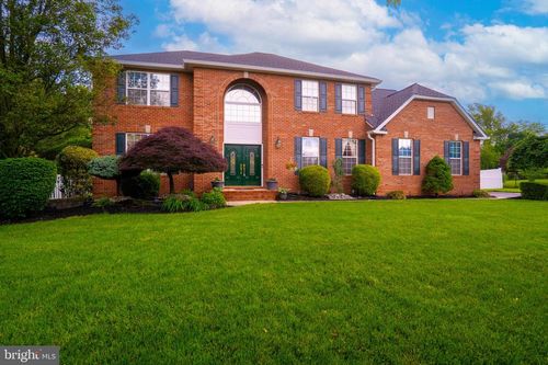 10 Magnolia Ct, Monroe Township, NJ, 08831-5930 | Card Image