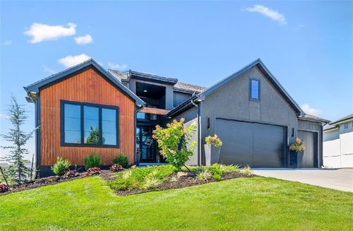 17420 Crystal Street, Overland Park, KS, 66221 | Card Image