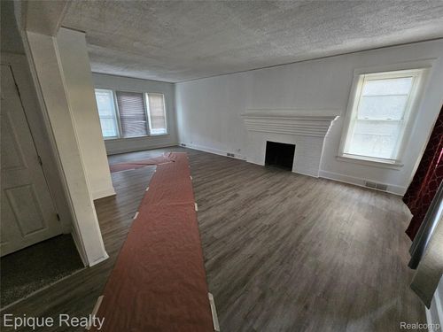 64 Glendale St, Highland Park, MI, 48203-3275 | Card Image