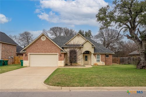 601 Marshall Dr, Belton, TX, 76513-3786 | Card Image