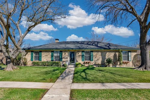 2005 Brentwood St, Gainesville, TX, 76240-3705 | Card Image