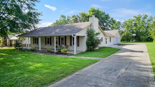 121 Davis Ln, Florence, AL, 35634-5604 | Card Image