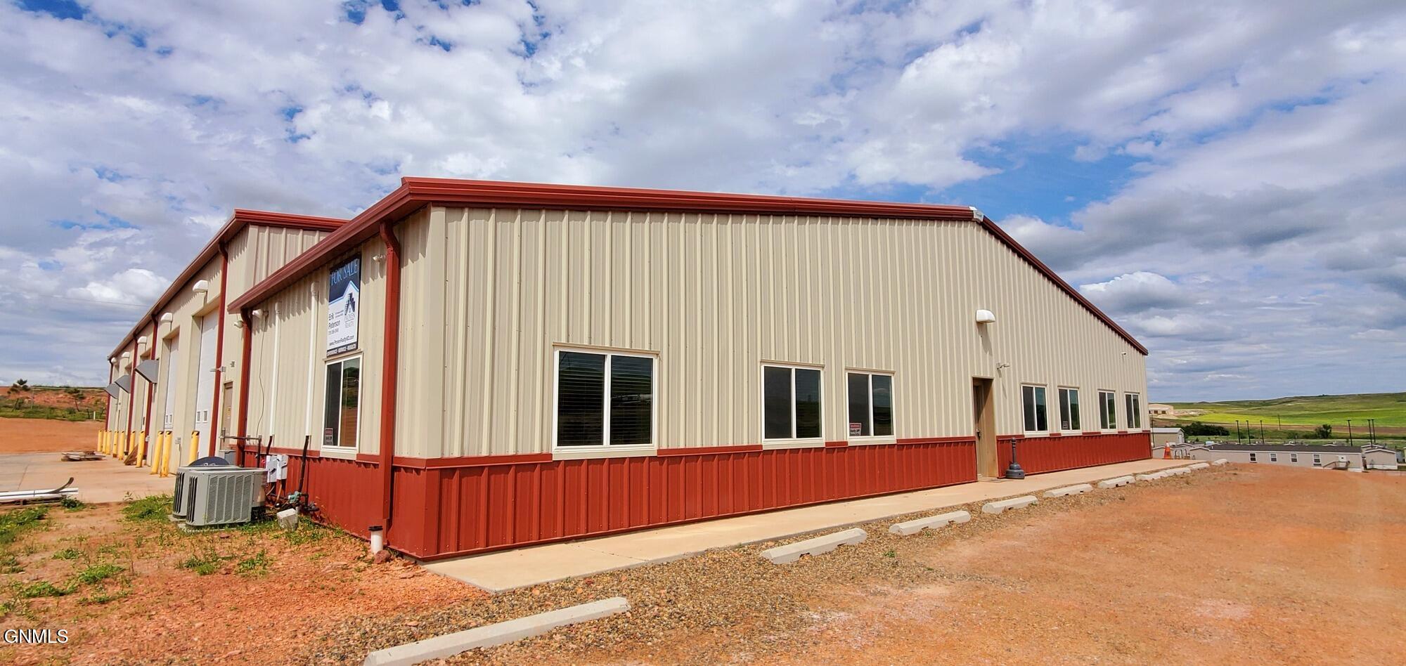 Commercial Lease in Watford City 3