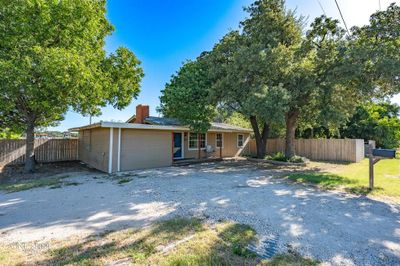 1626 Gas House Road, House other with 2 bedrooms, 1 bathrooms and null parking in Clyde TX | Image 3