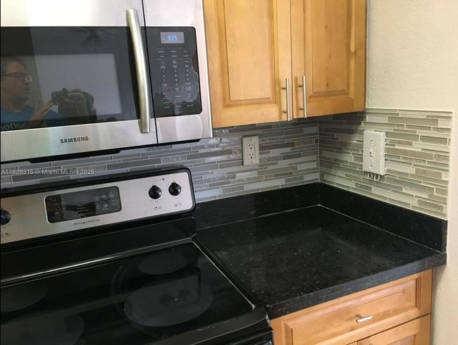 APT-309 - 10670 Sw 156 Th Pl, Condo with 1 bedrooms, 1 bathrooms and null parking in Miami FL | Image 9