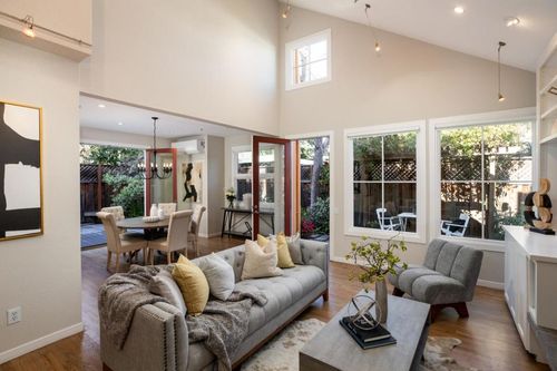 988 Menlo Ave, Menlo Park, CA, 94025-4702 | Card Image