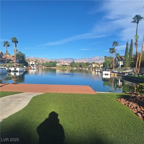 8700 Captains Pl, Las Vegas, NV, 89117-3515 | Card Image