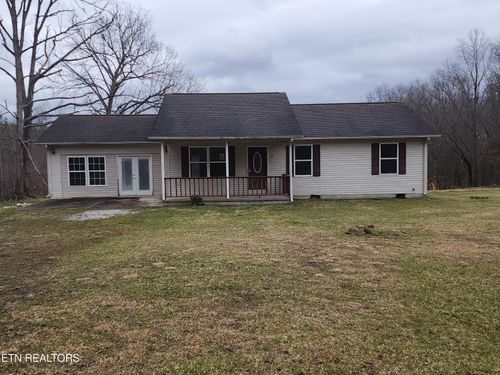 1930 W Robbins Rd, Robbins, TN, 37852-3324 | Card Image