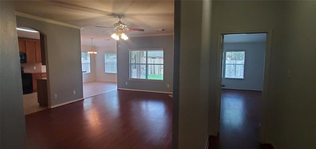 Family Room/Master Bedroom | Image 9