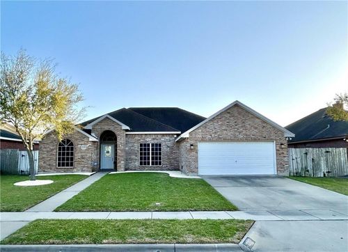 7005 Vineyard Drive, Corpus Christi, TX, 78414 | Card Image