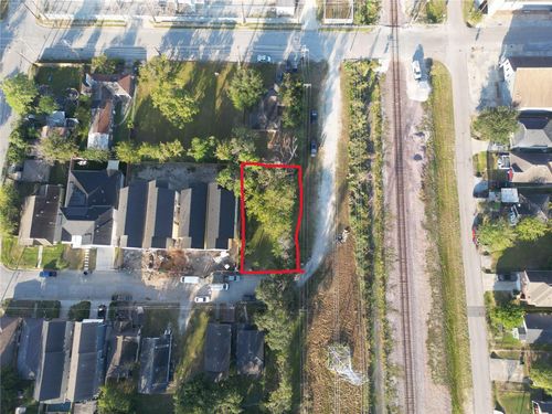 3517 Castor St, Houston, TX, 77022-5127 | Card Image