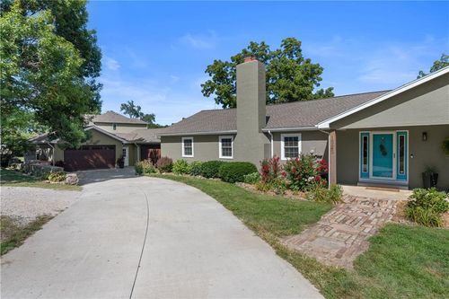 1525 Ne Ozark Dr, Lee's Summit, MO, 64086-5326 | Card Image
