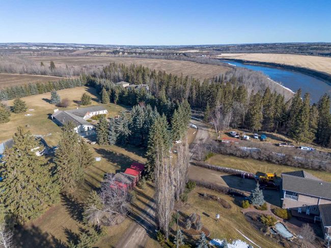 39060A Range Road 270, Home with 2 bedrooms, 2 bathrooms and 4 parking in Rural Red Deer County AB | Image 2