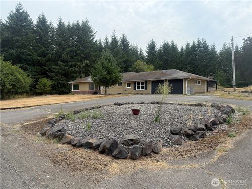 819 King Rd, Winlock, WA, 98596-8705 | Card Image