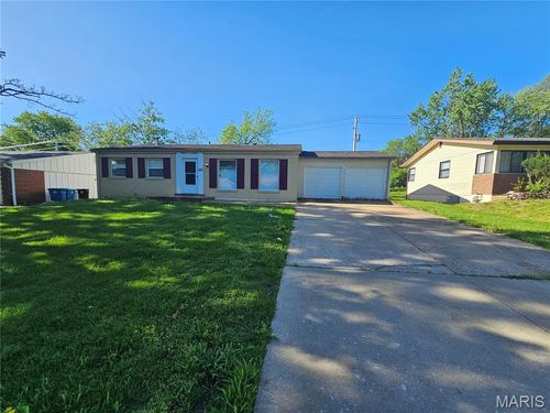1528 Surf Side Drive, St Louis, MO, 63138 | Card Image