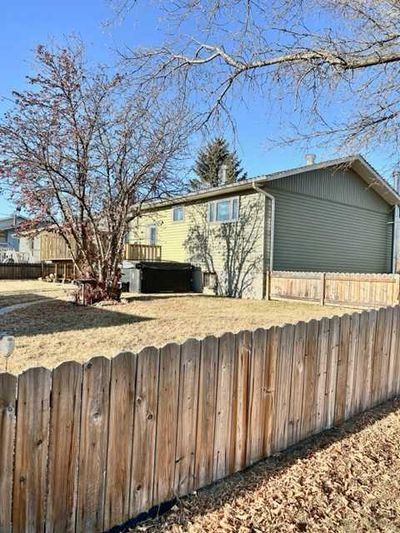 4931 47 St, House detached with 5 bedrooms, 2 bathrooms and 4 parking in Hardisty AB | Image 3