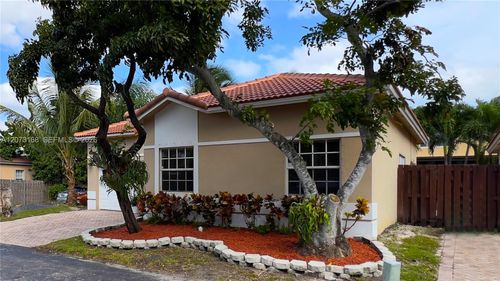 9000 Sw 215th Ter, Cutler Bay, FL, 33189-3856 | Card Image