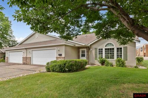114 Oxford Path, Mankato, MN, 56001-6220 | Card Image