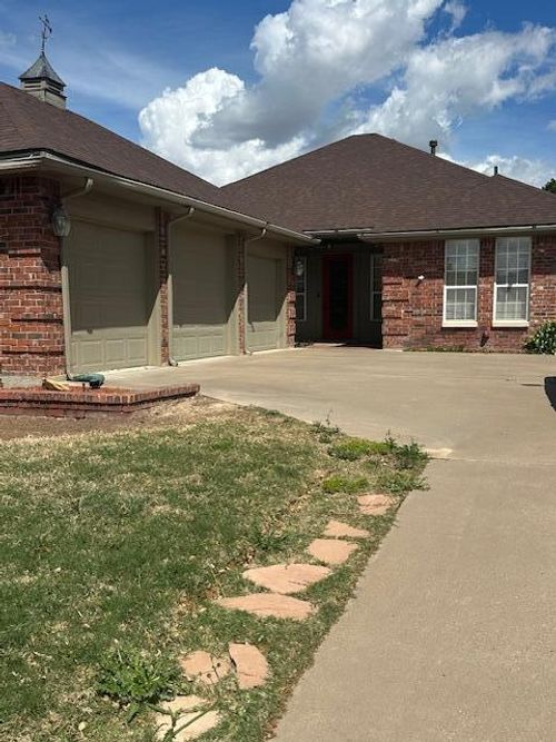 1212 Dorchester Dr, San Angelo, TX, 76901-5312 | Card Image