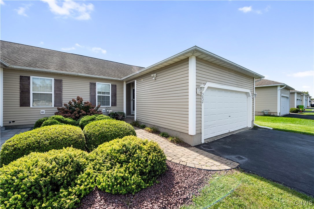 Betsy Ross Way, Liverpool, NY 13088