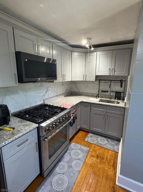 72 Columbus Ave, Belleville, NJ, 07109-2066 | Card Image