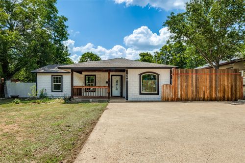 568 W Hammond St, Lancaster, TX, 75146-1542 | Card Image