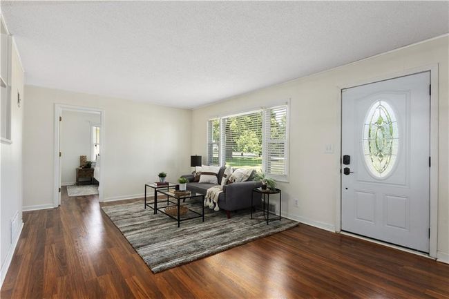9616 Lake Lotawana Dr, House other with 3 bedrooms, 2 bathrooms and null parking in Lees Summit MO | Image 4