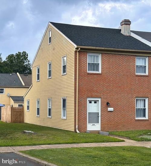 209 Plymouth Ct, QUAKERTOWN, PA, 18951-1350 | Card Image