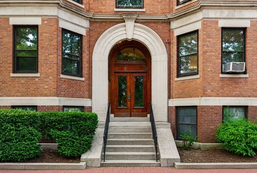 2-31 Linnaean St, Cambridge, MA, 02138-1530 | Card Image