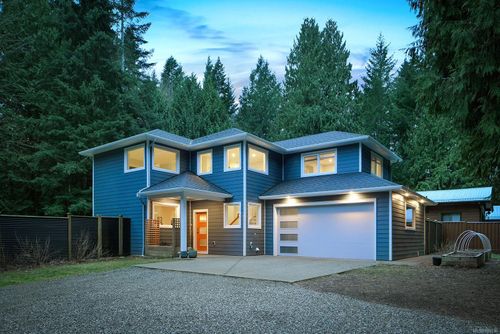 383 Ships Point Rd, Fanny Bay, BC, V0R1W0 | Card Image