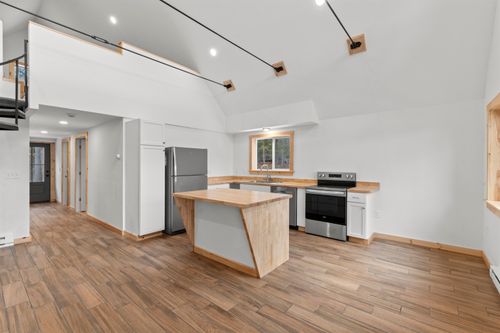 1451 Main Rd, Chatham, NH, 03813-5324 | Card Image