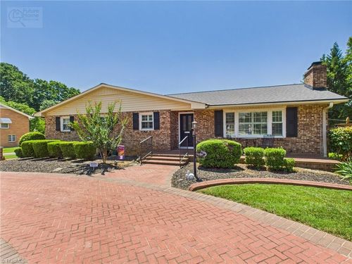 2554 Greenwich Rd, Winston-Salem, NC, 27104-4143 | Card Image