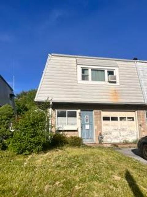 705 N Lacrosse St, Allentown, PA, 18109-1931 | Card Image