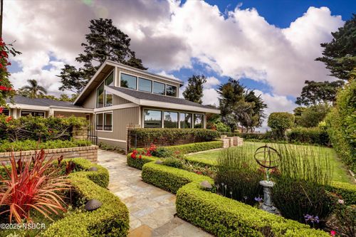 125 Park Pl, Pismo Beach, CA, 93449-1819 | Card Image