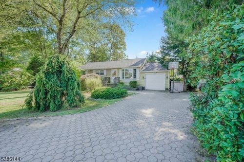 21 Moosepac Ln, Oak Ridge, NJ, 07438-8844 | Card Image
