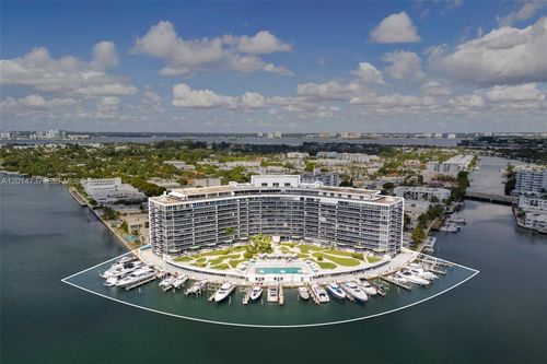 1005-dock-ds14-900 Bay Dr, Miami Beach, FL, 33141-5623 | Card Image