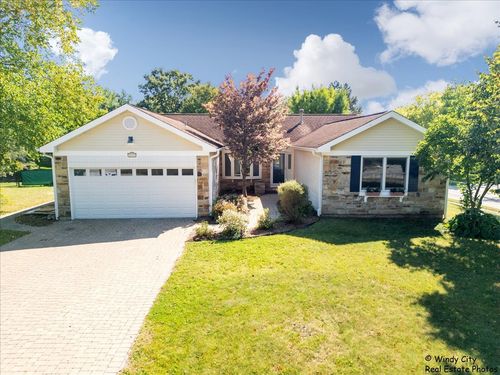 721 Brentwood Ct, Algonquin, IL, 60102-2108 | Card Image