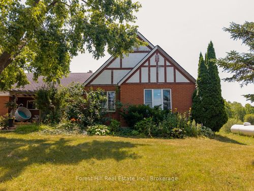 6473 Old Homestead Rd, Sutton West, ON, L0E1R0 | Card Image