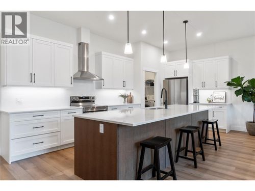 14-231 20 St Ne, Salmon Arm, BC, V1E0H3 | Card Image