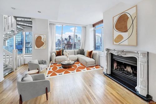 34phd-343 East E 74th St, New York, NY, 10021-3752 | Card Image