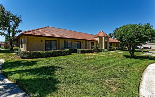 19236 Cottonwood Dr, Apple Valley, CA, 92308-8922 | Card Image
