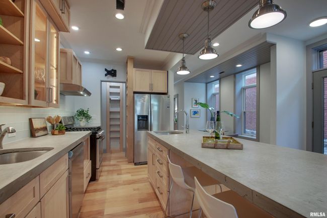 313 S 10 Th St, House other with 4 bedrooms, 3 bathrooms and null parking in QUINCY IL | Image 9