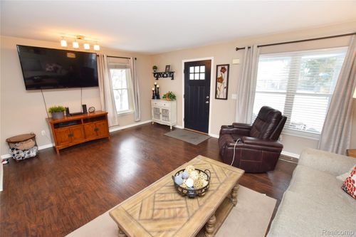 5340 Blossom Ln, Linden, MI, 48451-8987 | Card Image