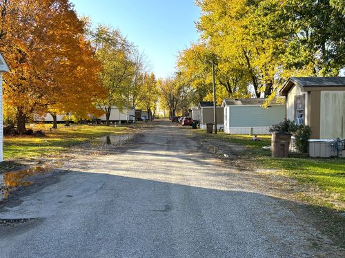 11 Greenacres, Ashmore, IL, 61912 | Card Image