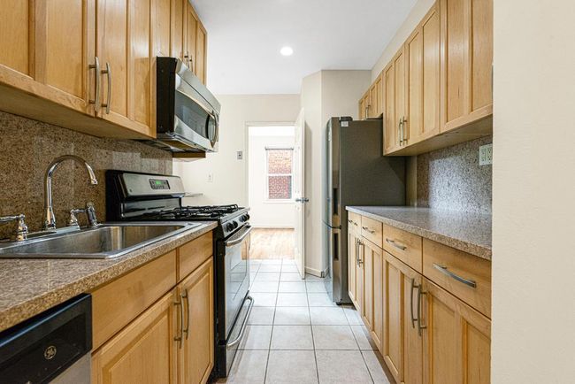 APT-5B - 72 112 Th St, Home with 2 bedrooms, 1 bathrooms and null parking in Forest Hills NY | Image 17