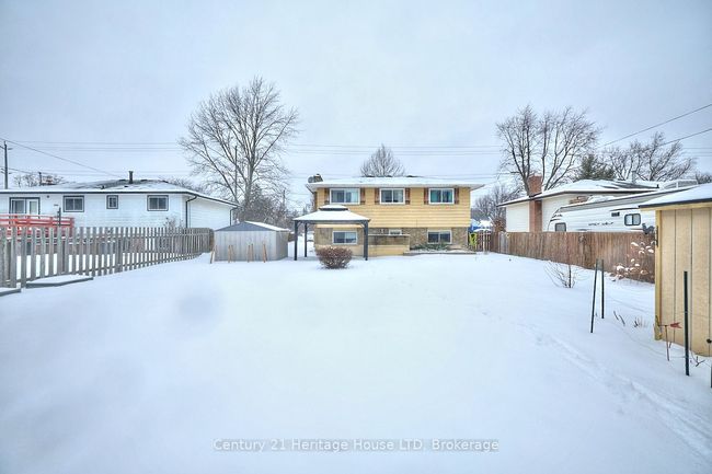 1383 Garrison Rd, House other with 3 bedrooms, 2 bathrooms and 8 parking in Fort Erie ON | Image 23