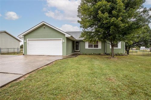 503 Jennifer Ln, Garden City, MO, 64747-9121 | Card Image