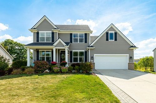 5548 Seney Cir N, Hamburg Twp, MI, 48189-8165 | Card Image