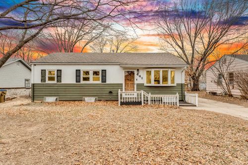 441 N 9th St, Towanda, KS, 67144-8800 | Card Image