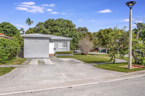 901 Sw 24th Rd, Miami, FL, 33129-1832 | Card Image